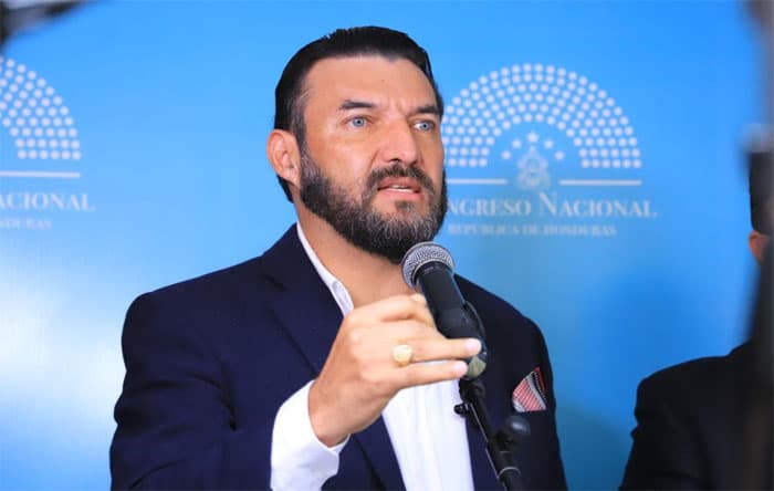 Rasel Tomé solicita a la presidenta continuar con el Tratado de Extradición