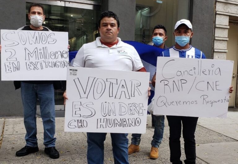 Fundación 15 de Septiembre denuncia retención de 300 mil DNI en EE.UU.